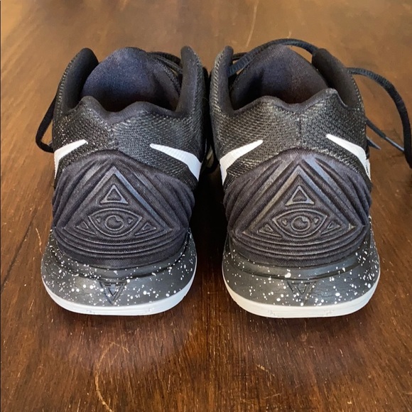 Nike Kyrie 5 - Picture 4 of 6